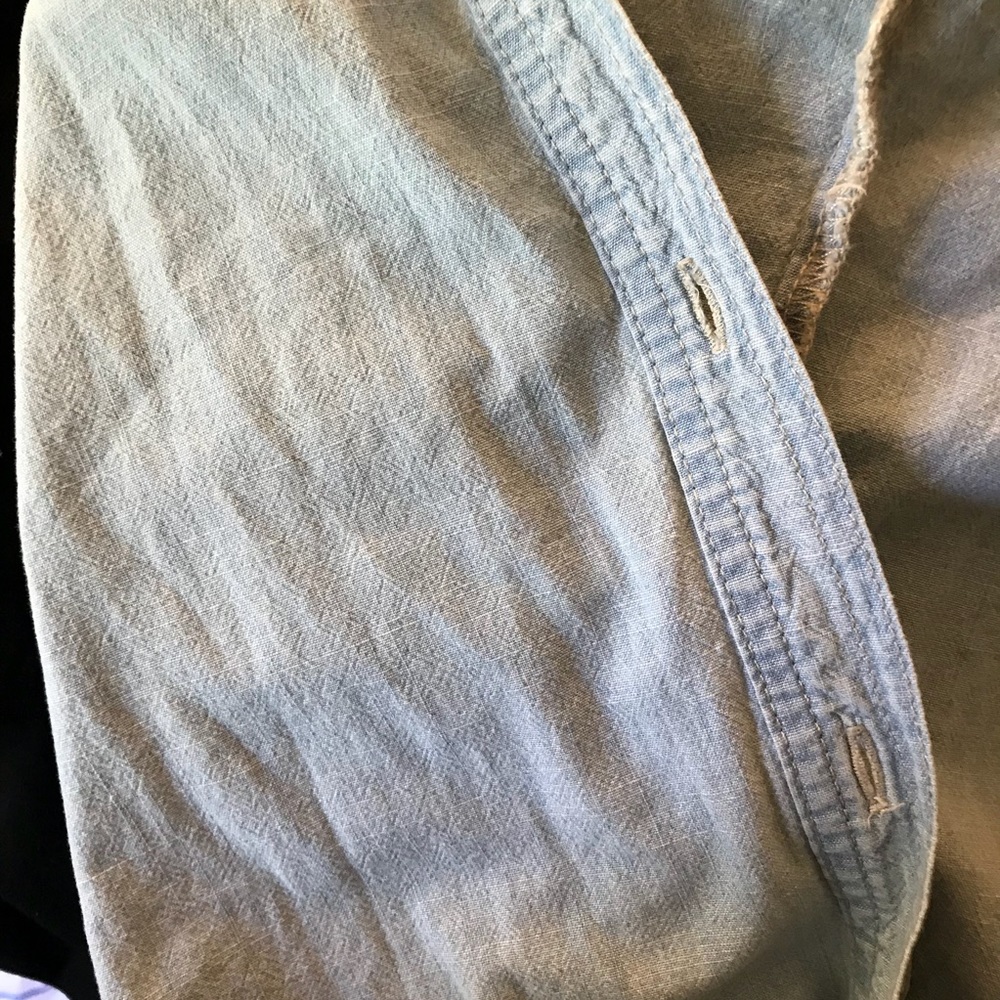 Gap Chambray Button Down Blouse W/Pockets Size S - image 7